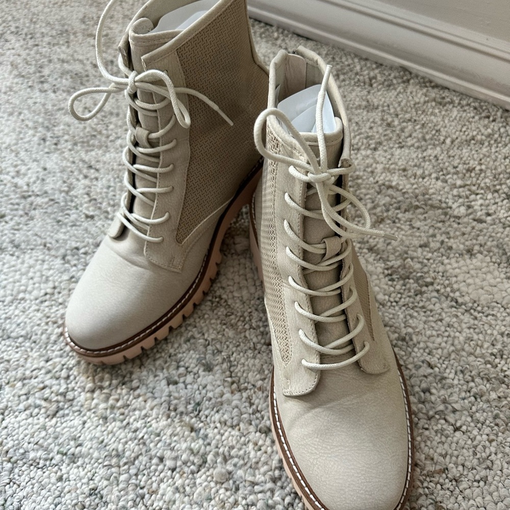 Women's Coconuts by Matisse Stone Lace-Up Boots